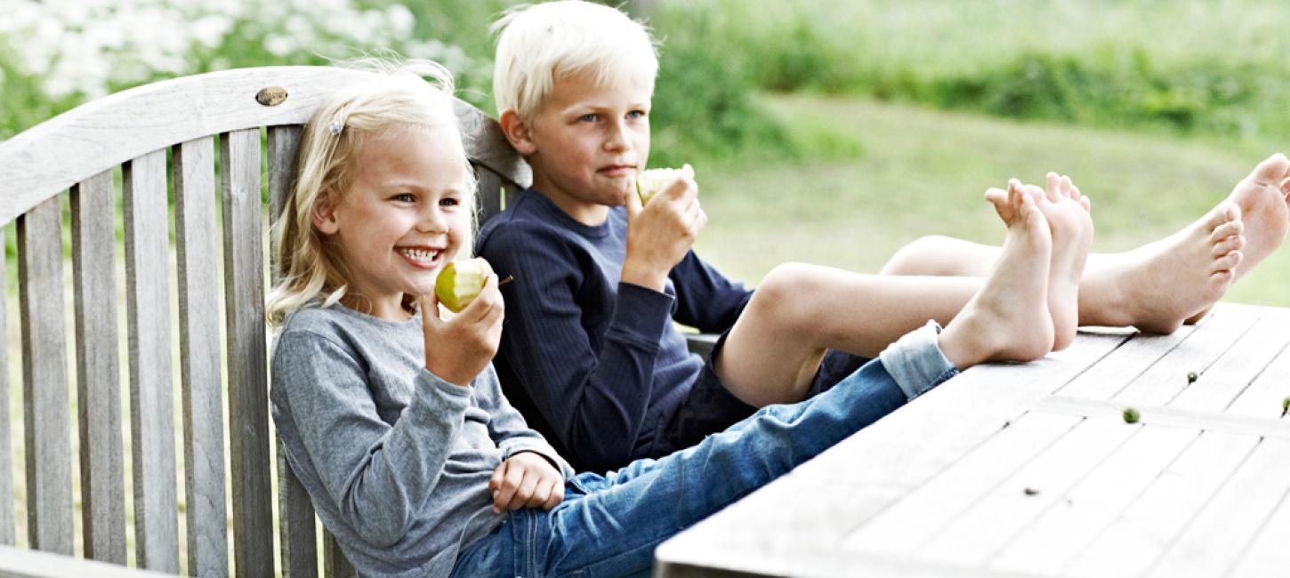 børn på bænk