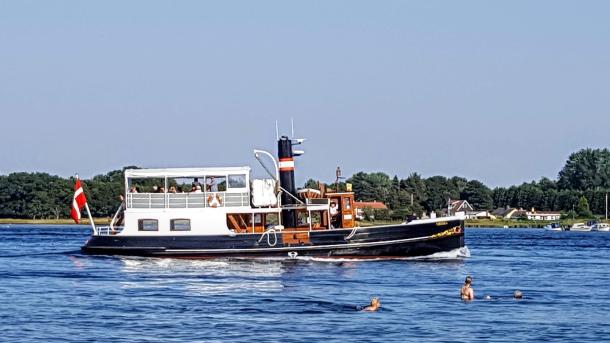 Helge på sundet sommer