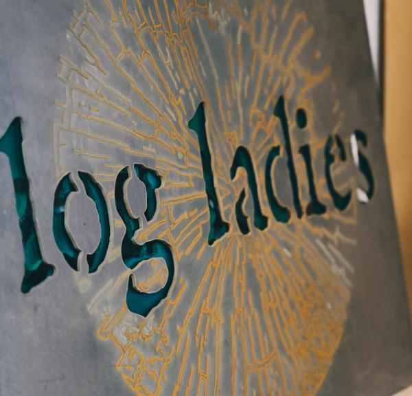 På besøg hos de kreative lejere på Frederiksø, Log Ladies