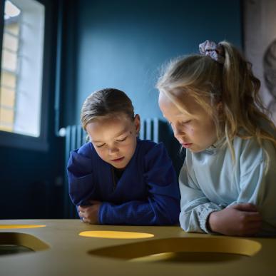 Billede af børn til udstillingen ANBRAGT på Danmarks Forsorgsmuseum