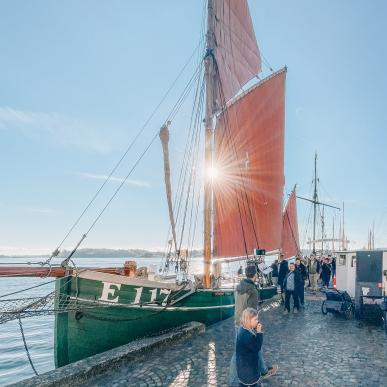 Æbleræs Svendborg, salg fra skibssiderne